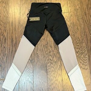 NWT L'urv Sportswear Colorblock Leggings, Small